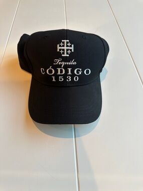 Código 1530 Black Logo Baseball Cap